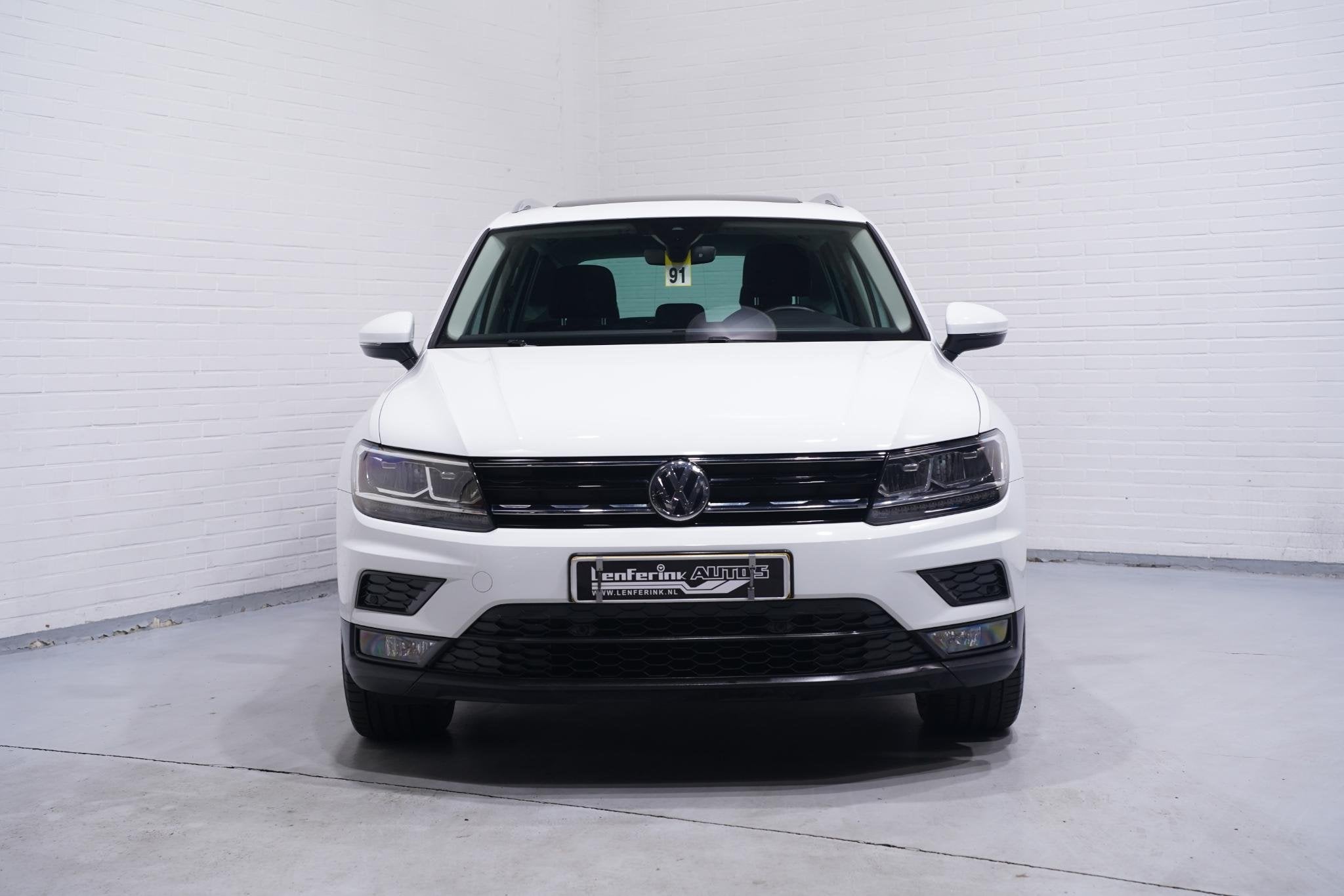 Foto 2 van Volkswagen Tiguan 1.4 TSI ACT Comfortline Panodak Navi Led k