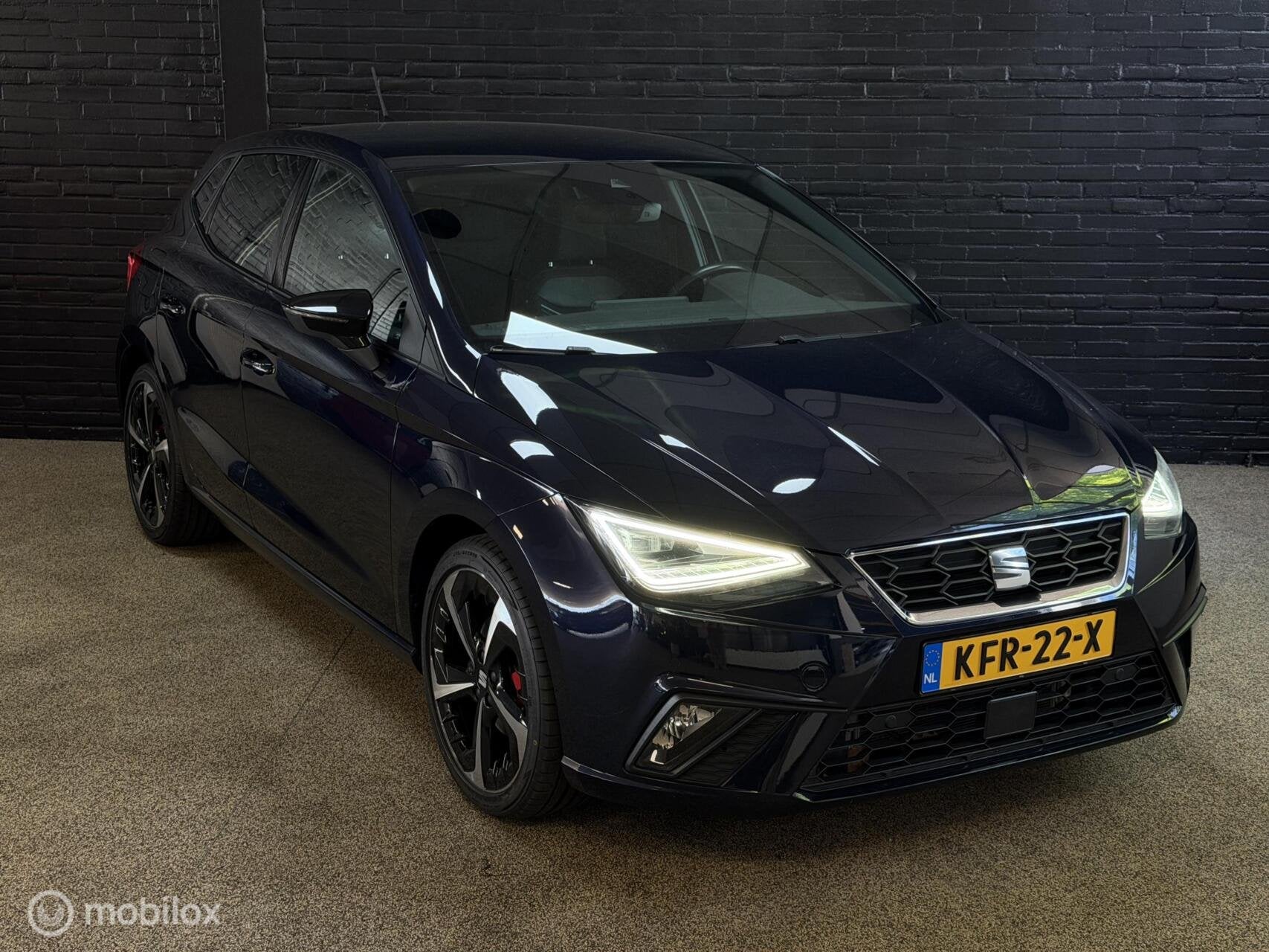 Seat Ibiza 1.0 EcoTSI FR 110pk * 6-bak * Virtual * Carplay *, Auto's, Voorwielaandrijving, Gebruikt, Blauw, Ibiza
