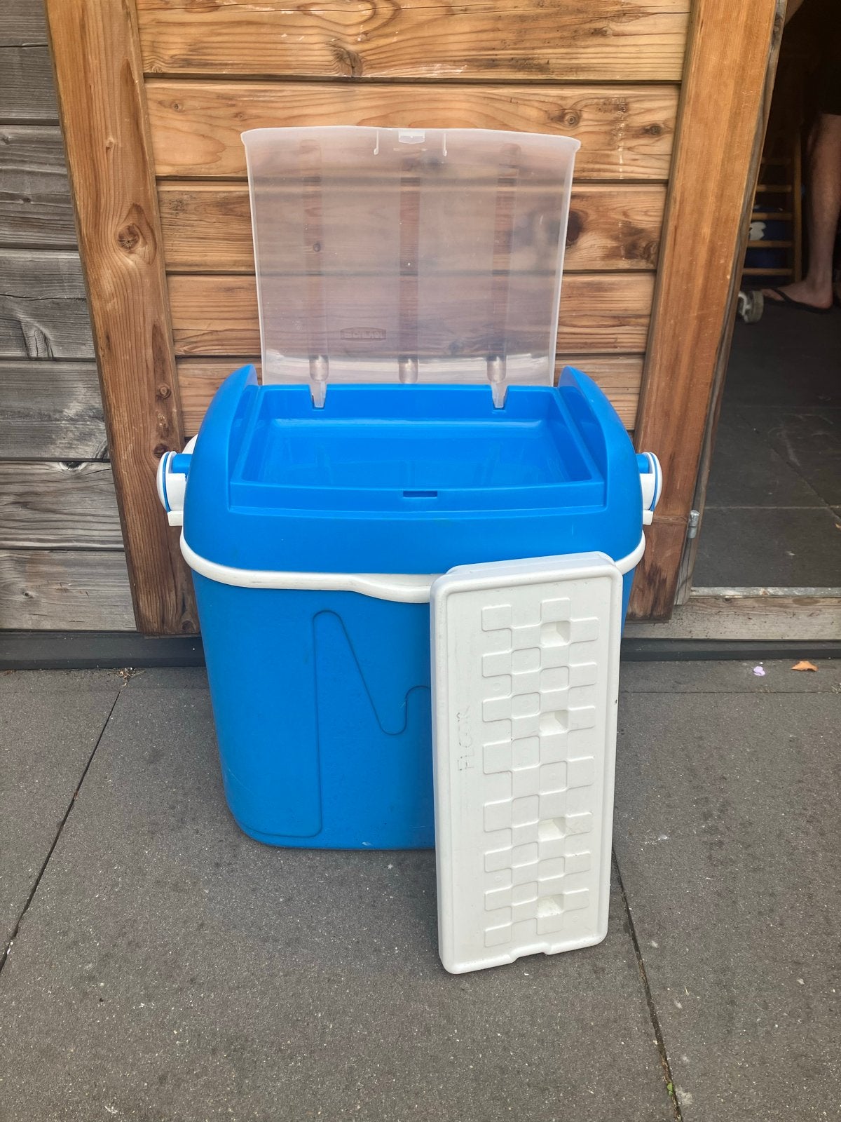 Curver koelbox 32 liter met groot koelelement, Caravans en Kamperen, Koelboxen, Ophalen, Gebruikt, Koelbox, Koelelement