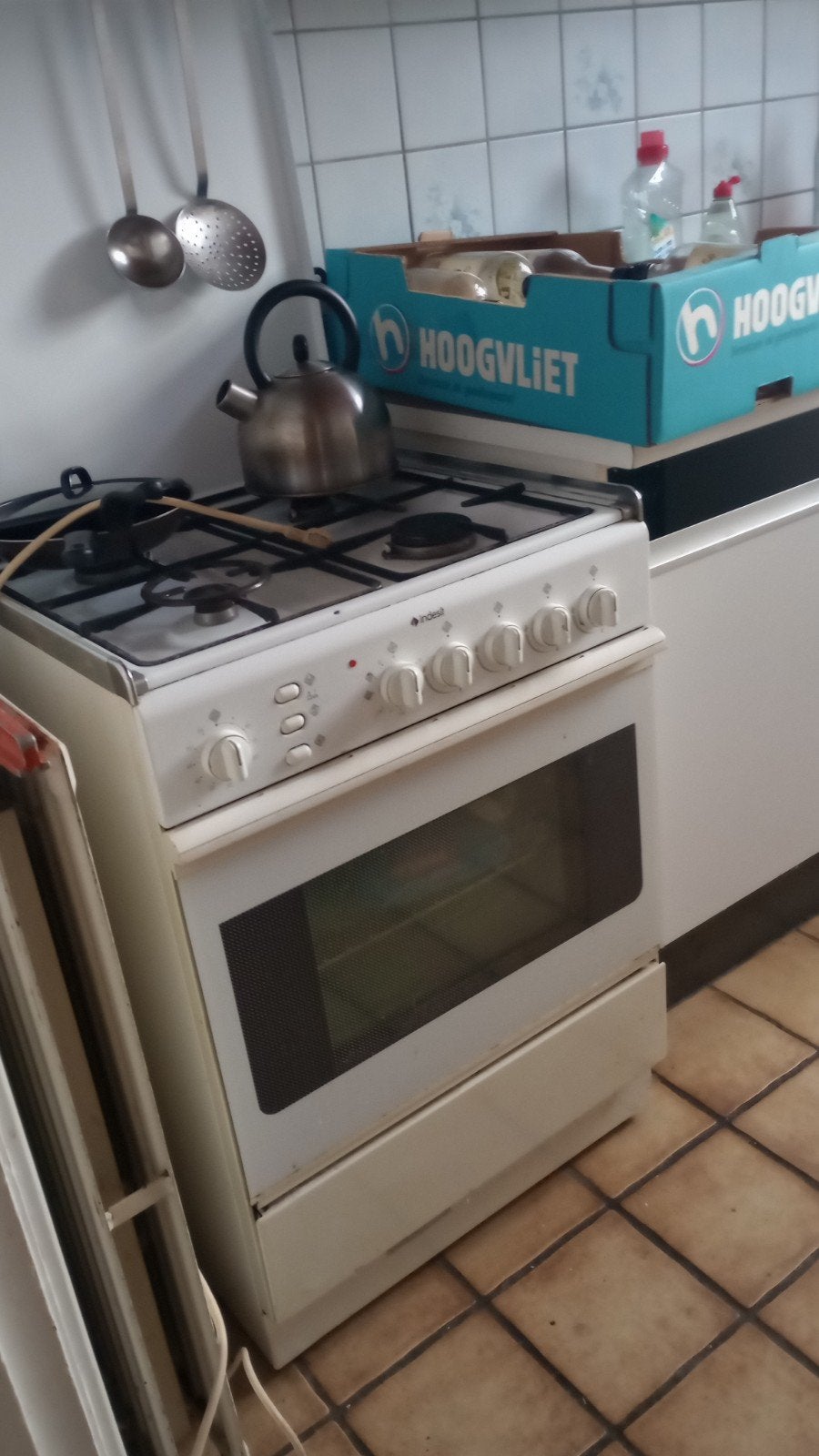 Indesit gasfornuis met oven - Vrijstaand, 4 kookzones, Witgoed en Apparatuur, Ophalen, Gebruikt, 60 cm of meer, 4 kookzones