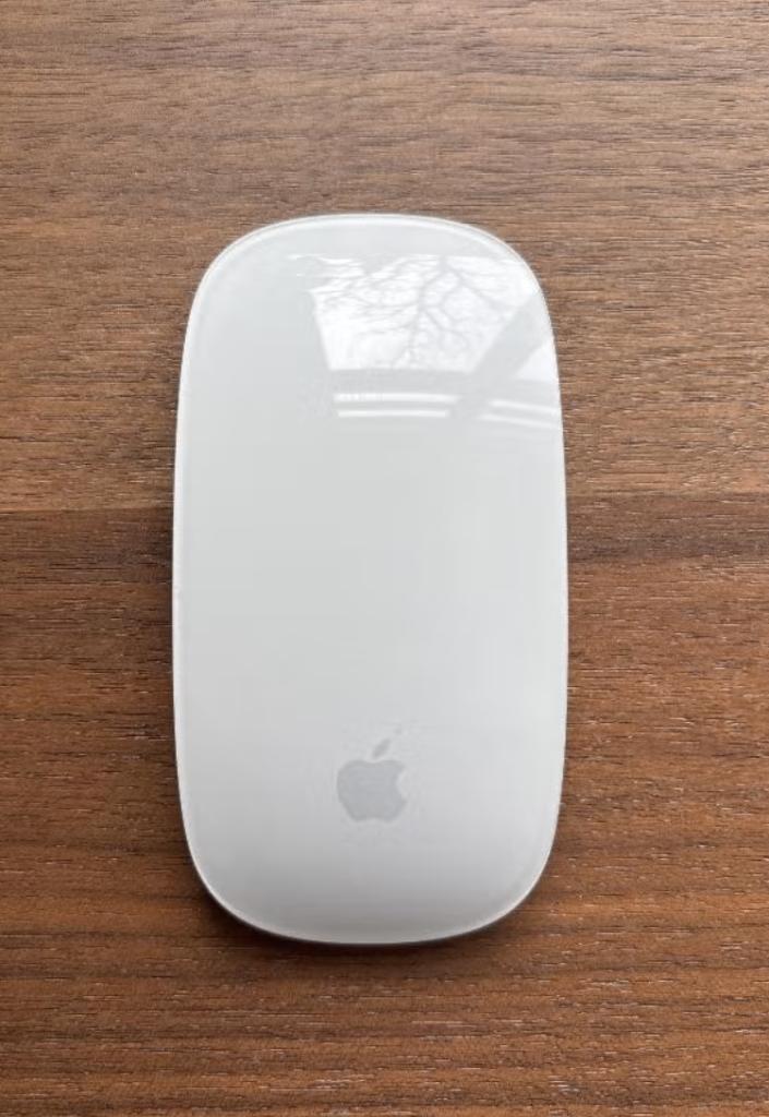Apple Magic Mouse white Edtion €25, Computers en Software, Muizen, Zo goed als nieuw, Ophalen of Verzenden