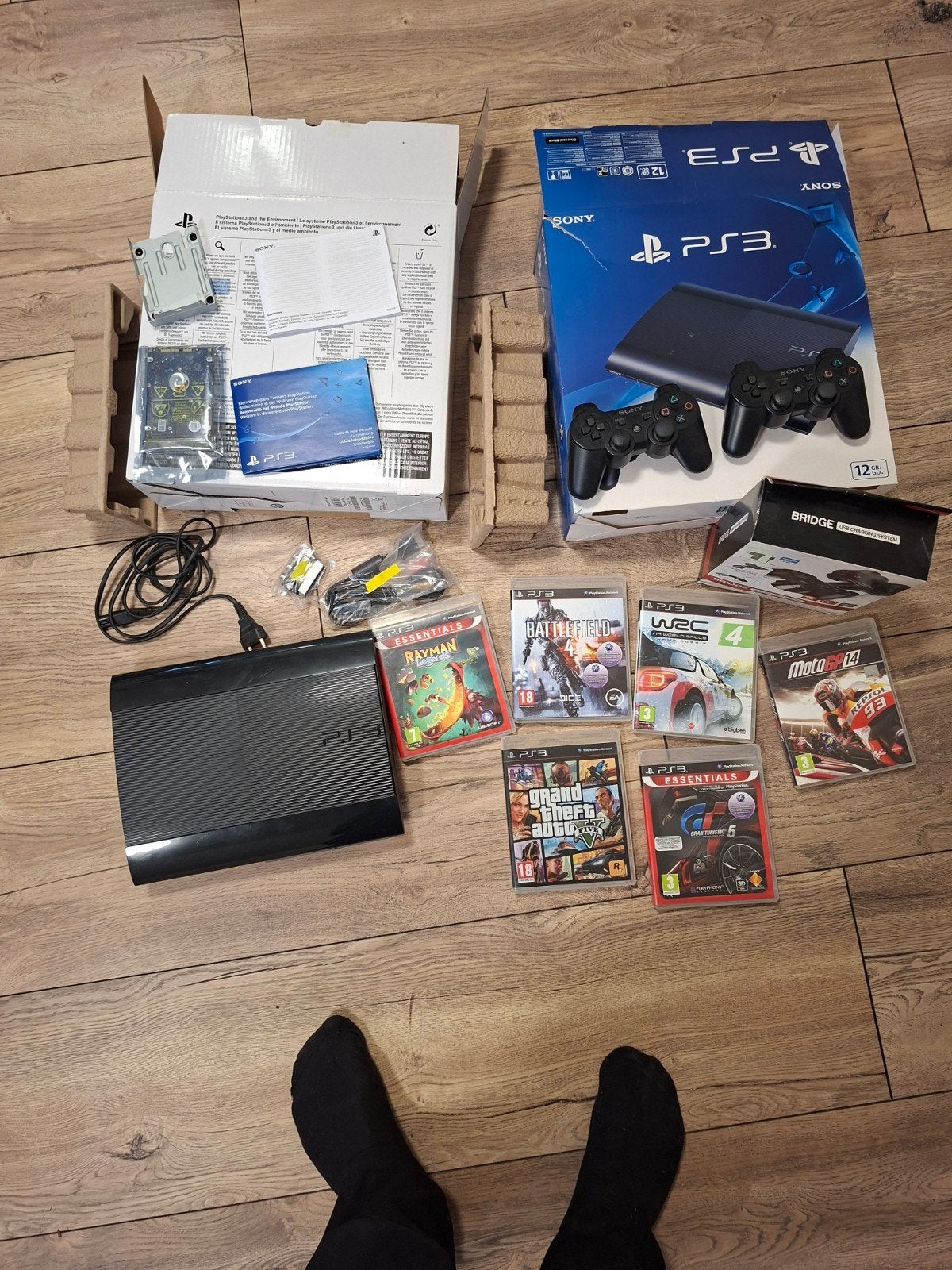 PlayStation 3 omgebouwd met 6 spellen en 2 controllers, Ophalen of Verzenden