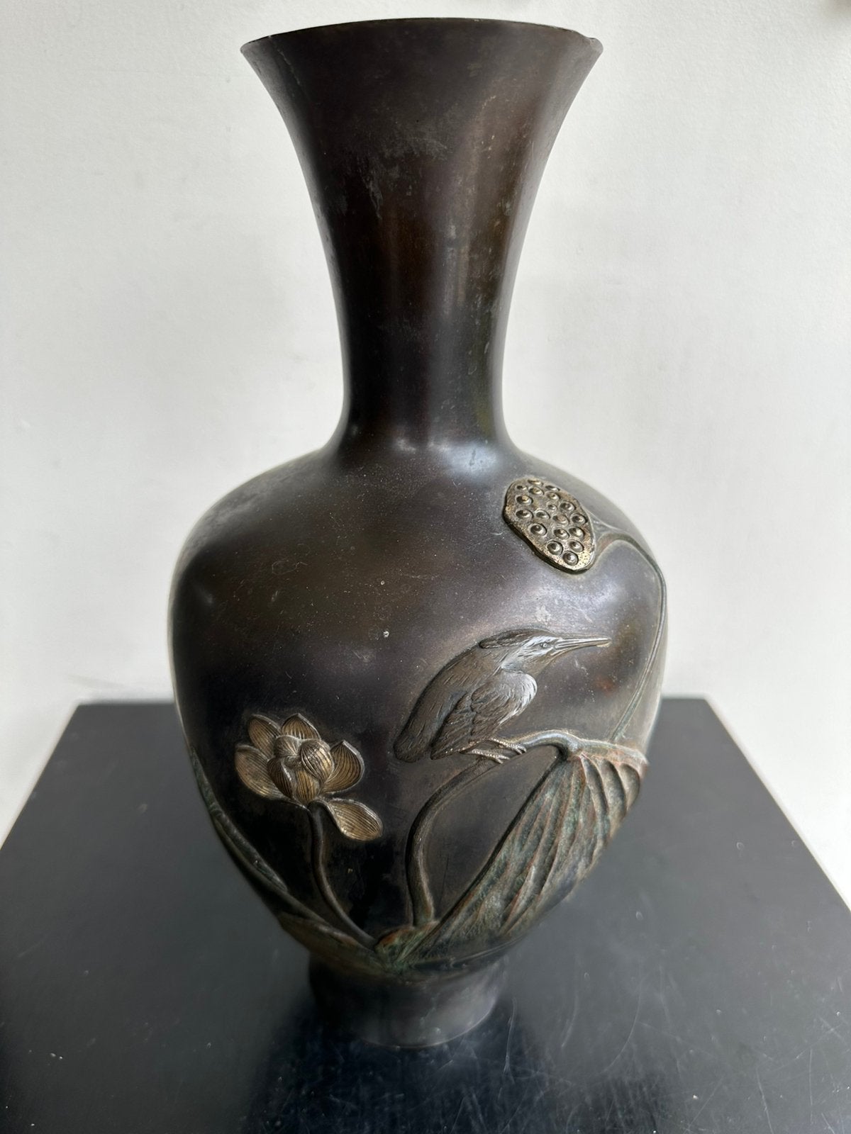 Antiek brons Vaas met IJsvogel decor en deuk 33 cm, Ophalen of Verzenden