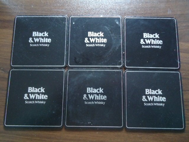 Black & White Scotch Whisky onderzetters, Ophalen of Verzenden, Gebruikt, Gebruiksvoorwerp