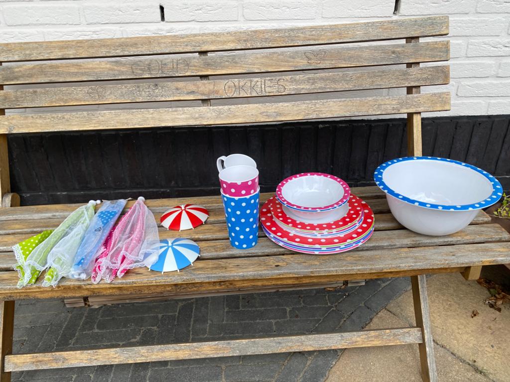 Picknickset met borden, kommen, bekers en voedselhoezen, Huis en Inrichting, Kunststof, Ophalen of Verzenden, Meerkleurig, Overige merken