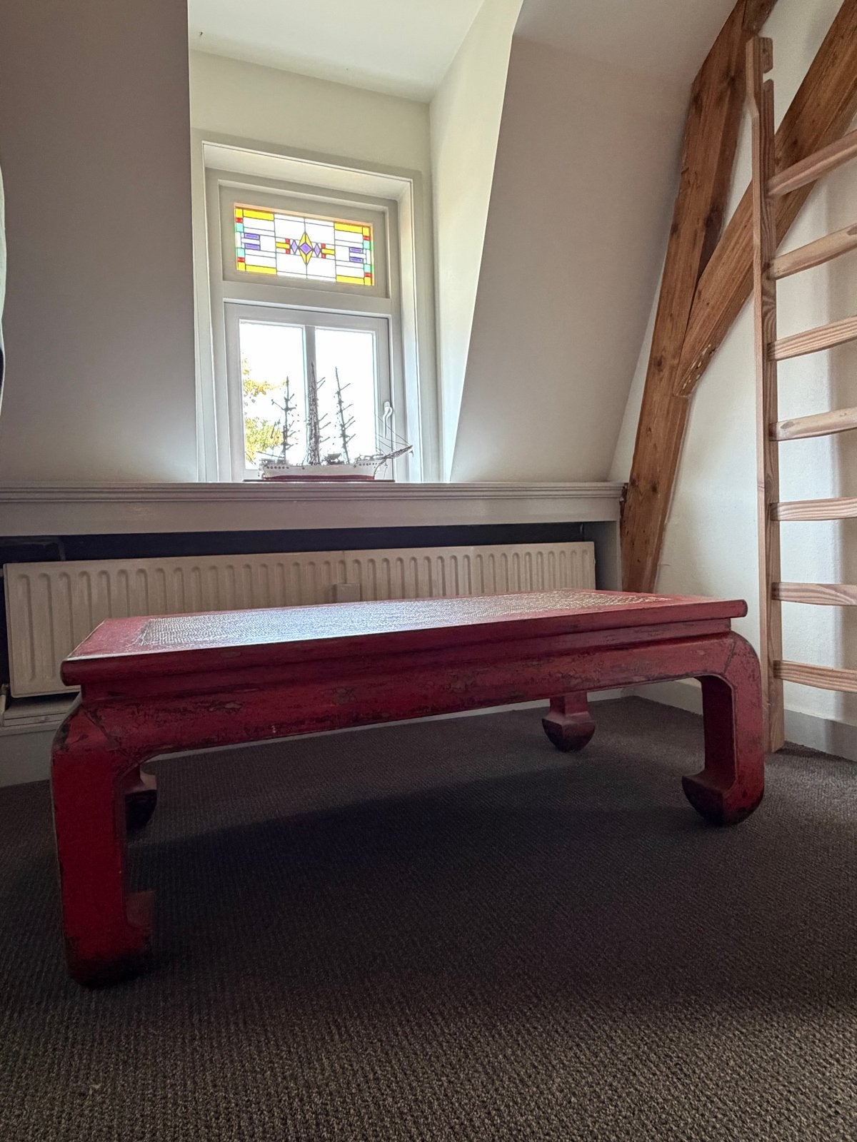 Antieke Chinese Salontafel - Rood met Rotan Blad, Ophalen