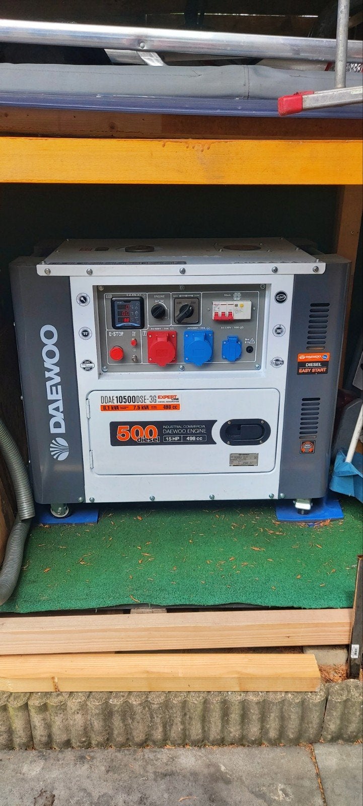 Deawoo diesel aggr8.1kva 220/400v+zie advertentie, Doe-het-zelf en Verbouw, Aggregaten, Ophalen, Elektrisch startend, Dieselolie
