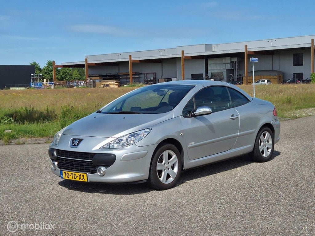 Peugeot 307 CC 2.0-16V Cabrio / Automaat / Clima / APK NIEUW, Auto's, Peugeot, Gebruikt, 4 cilinders, Cabriolet, 4 stoelen