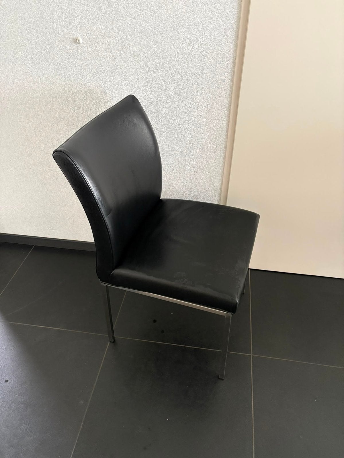 6 Zwarte Leren Eetkamerstoelen, Gebruikt, Zwart, Leer, Ophalen of Verzenden