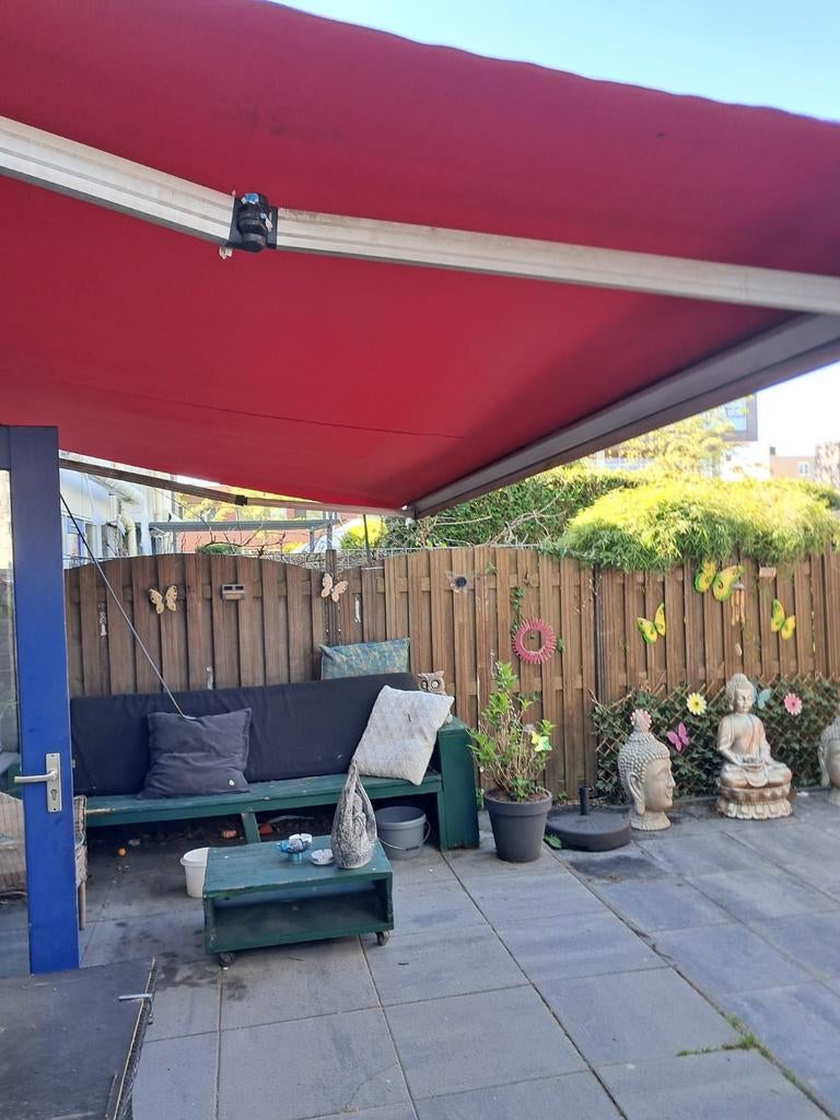 Zonnescherm rood - 5 x 3 meter gebruikt zit een klein stukje, Gebruikt, 450 cm of meer, Ophalen of Verzenden, Knikarmscherm