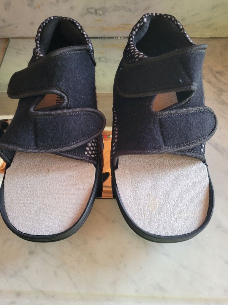 Zorg schoenen zwart met tenen vrij maat 37/38, Ophalen of Verzenden, Zo goed als nieuw