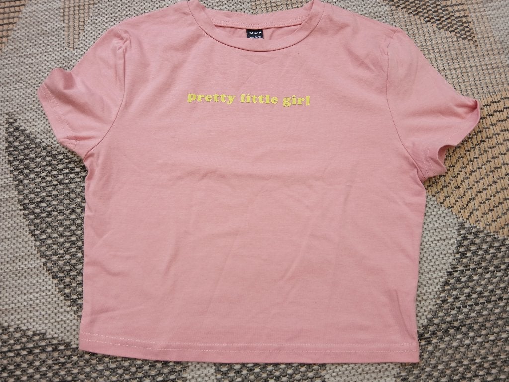 Roze croptop met tekst maat 38 / M, Kleding | Dames, Tops, Maat 38/40 (M), Ophalen of Verzenden, Zo goed als nieuw, Korte mouw