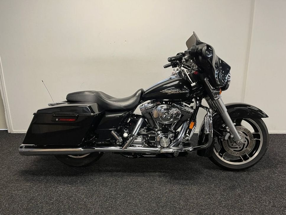 Harley-Davidson STREET GLIDE FLHXI (bj 2006), Motoren, Motoren | Harley-Davidson, 2 cilinders, HARLEY-DAVIDSON, Motorrijbewijs A