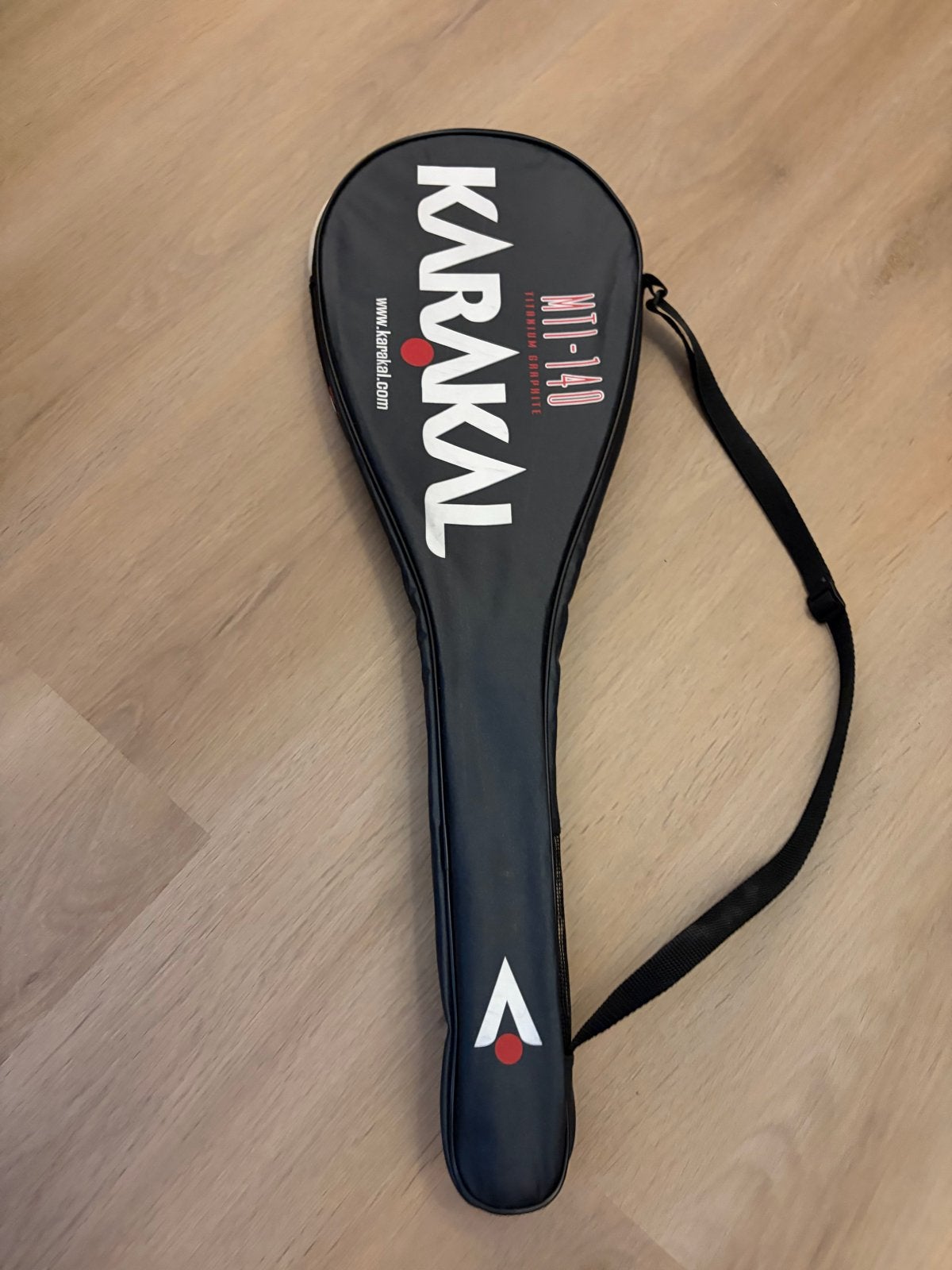 Karakal MT-140 Squash Racket met hoes, Sport en Fitness, Ophalen of Verzenden, Gebruikt, Racket, Met hoes
