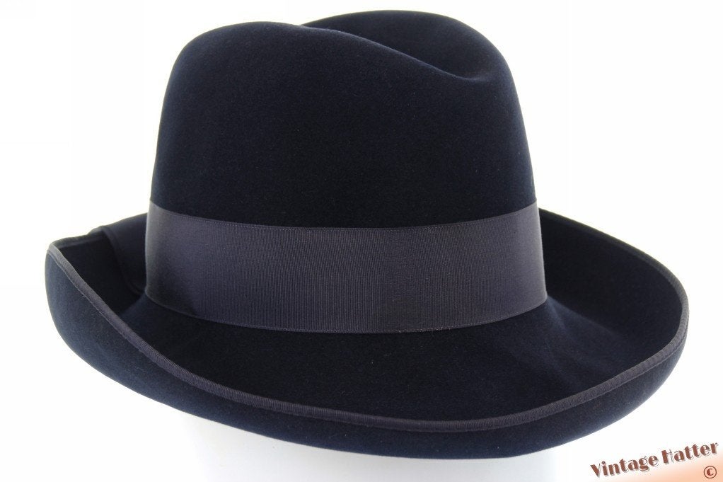 vintage Dameshoed Huckel donkerblauw fluweel 56, Kleding | Dames, 56 of 57 cm (M, 7 of 7⅛ inch), Hückel, Hoed, Ophalen of Verzenden