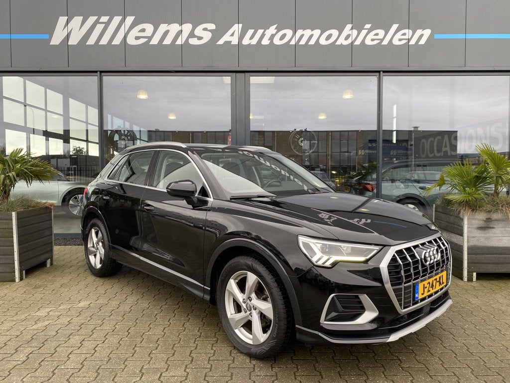 Audi Q3 35 TFSI Pro Line business Stoelverwarming, App Conne, Auto's, Stof, 4 cilinders, Zwart, Bedrijf