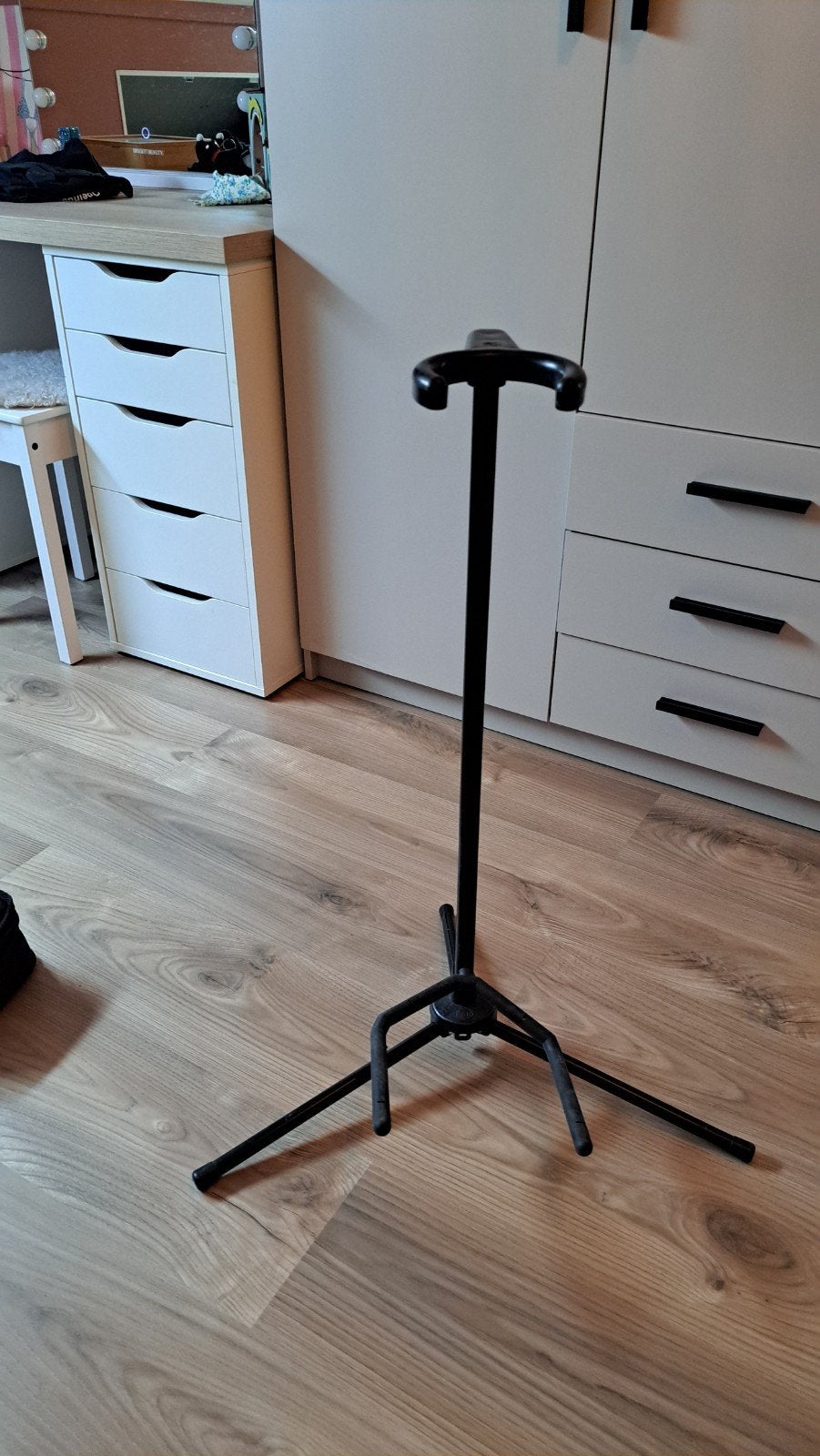 Gitaarstandaard in hoogte verstelbaar, Muziek en Instrumenten, Ophalen