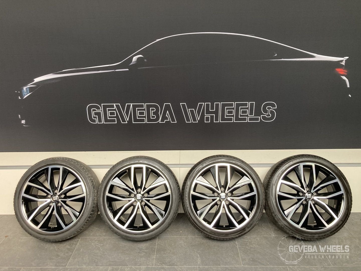 19” originele Seat Ateca velgen + banden 5x112 235/40/19 575, Auto-onderdelen, Banden en Velgen, 19 inch, Gebruikt, -, -