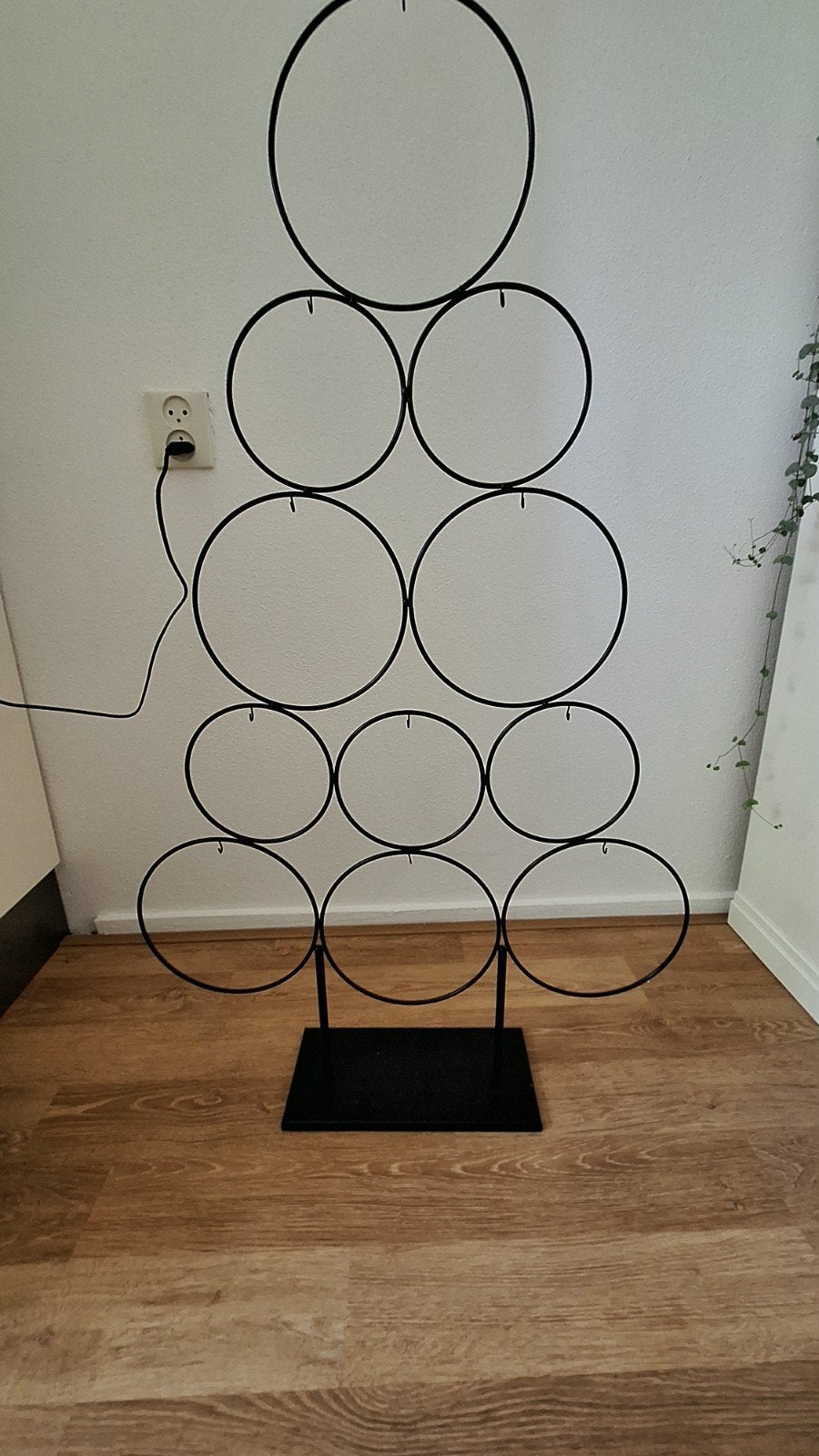 Zwart metalen decoratieve standaard / kerstboom, Ophalen, Gebruikt, Zwart, Metaal