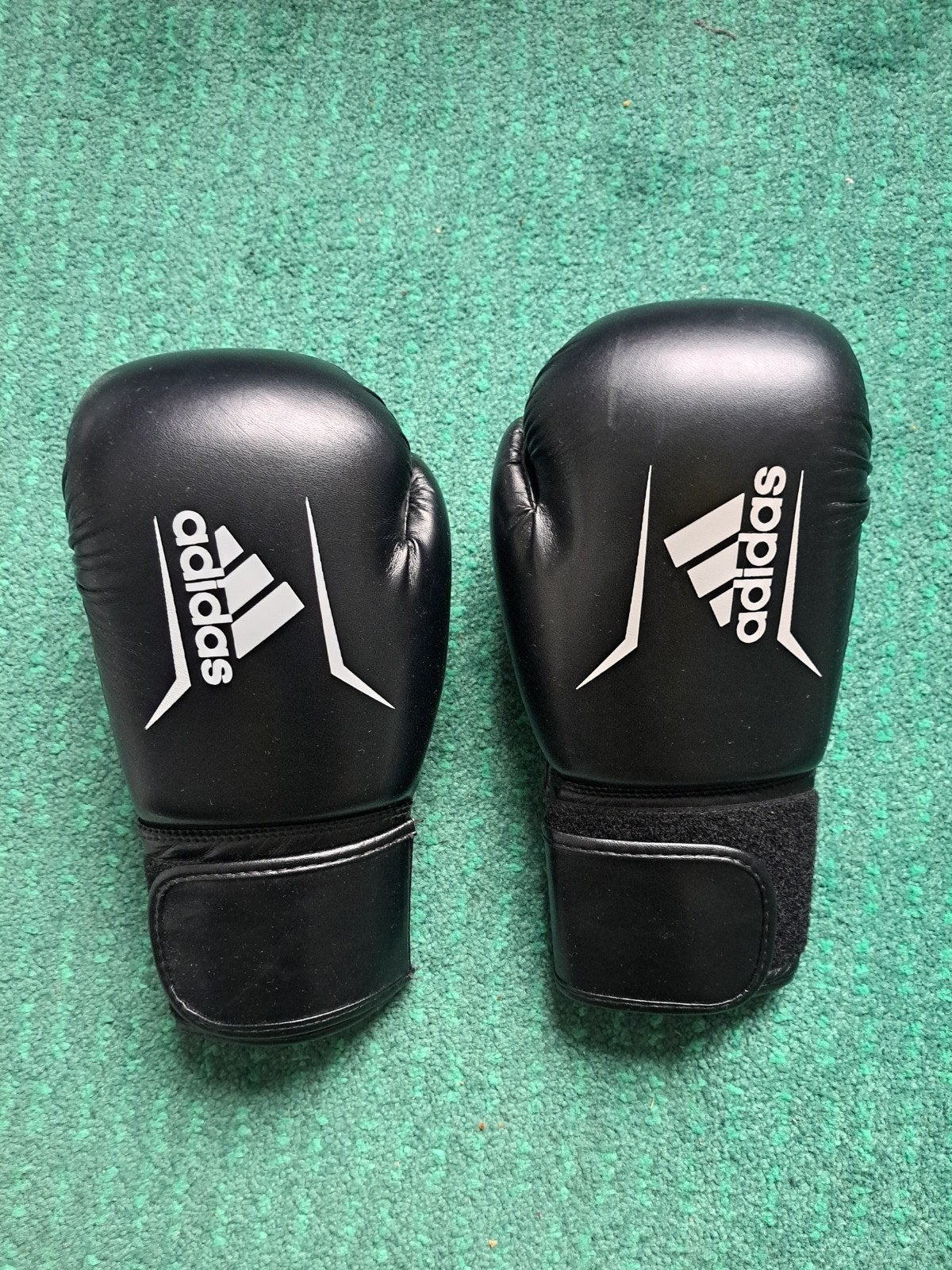 Goed als nieuwe adidas bokshandschoenen 8 oz speed50, Ophalen of Verzenden, Zo goed als nieuw, Bokshandschoenen