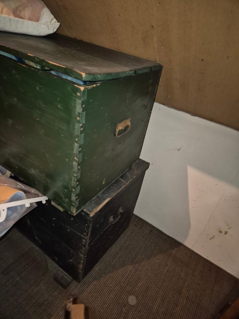 2 oude dekenkisten, Ophalen, Gebruikt