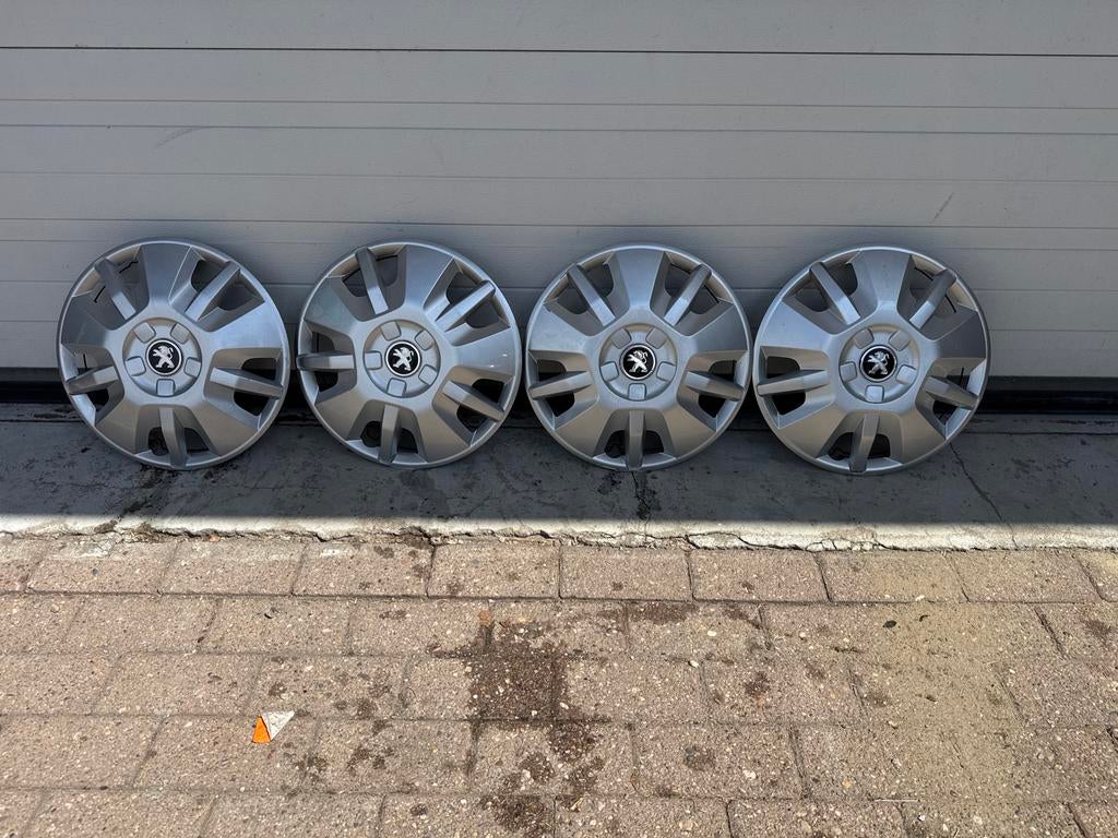 Set van 4 Peugeot boxer wieldoppen, Auto diversen, Wieldoppen, Ophalen, Zo goed als nieuw