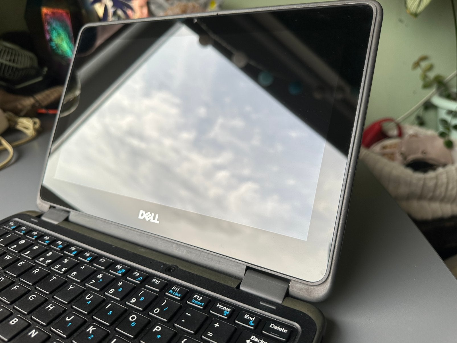 Dell Latitude 3190 2-in-1 – 11,6” Touchscreen, Computers en Software, Ophalen, Gebruikt, 2 tot 3 Ghz, Qwerty
