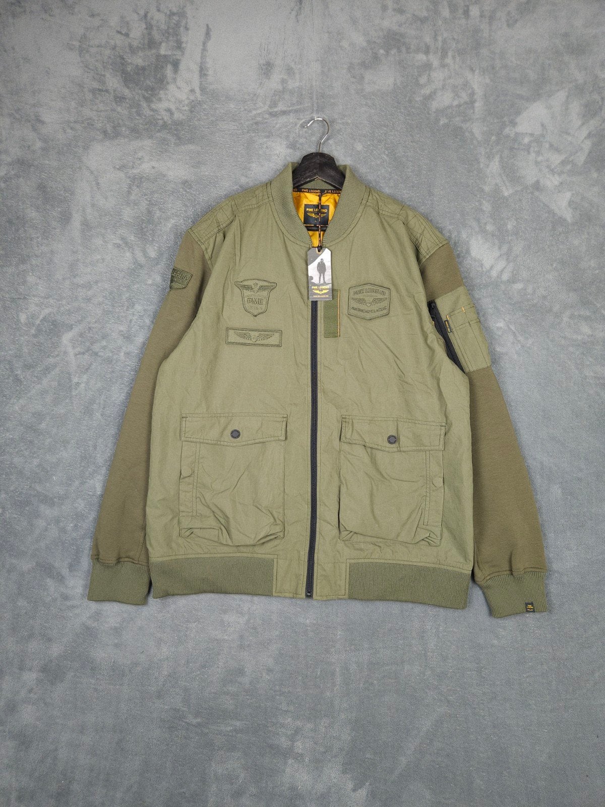 Pme Legend Bomber Jas Xl Groen

Staat: Goed, geen gebreken, ., Ophalen of Verzenden, PME Legend, .