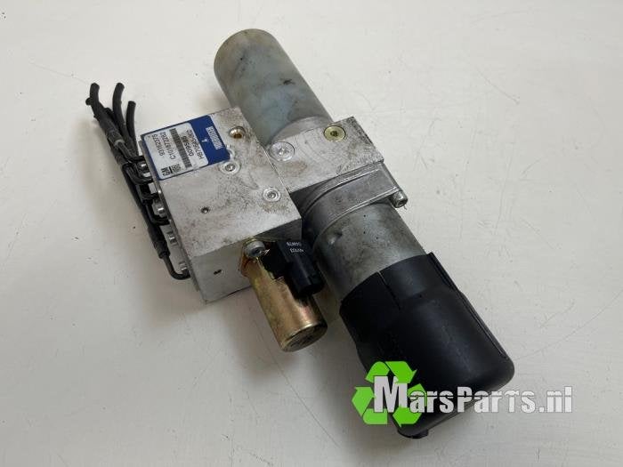 Cabriodak Motor van een Opel Tigra, Gebruikt, -, -, Opel