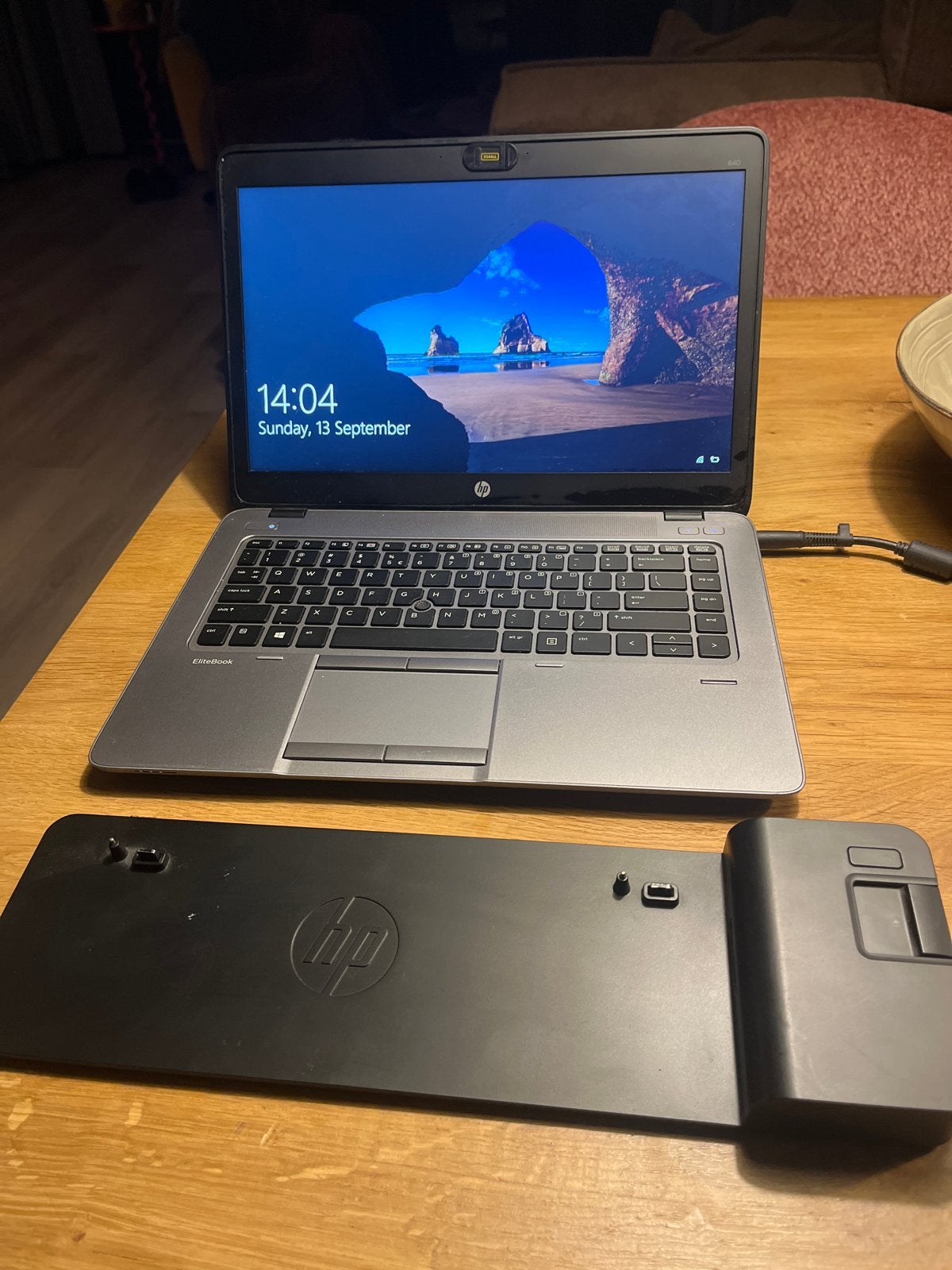 HP EliteBook 840 G2 Laptop met Docking Station, Gebruikt, 2 tot 3 Ghz, Qwerty, 8 GB