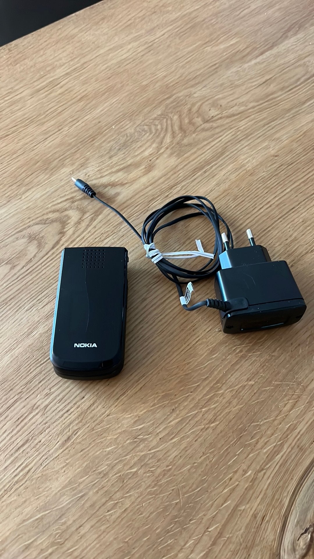 Nokia 2720, Ophalen of Verzenden, Gebruikt, 3 tot 6 megapixel, Zwart