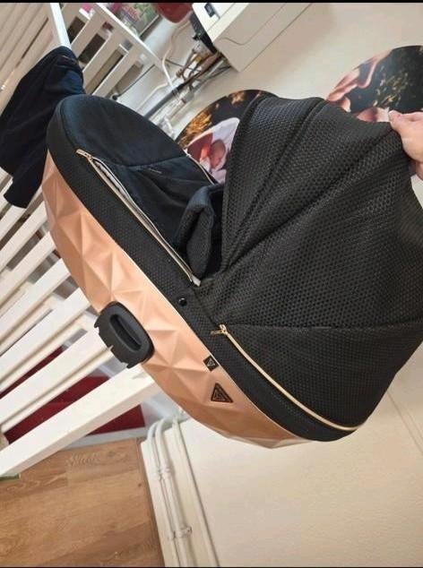 Luxe junama Kinderwagen met nieuw onderstel en extra's, Kinderen en Baby's, Kinderwagens en Combinaties, Ophalen of Verzenden