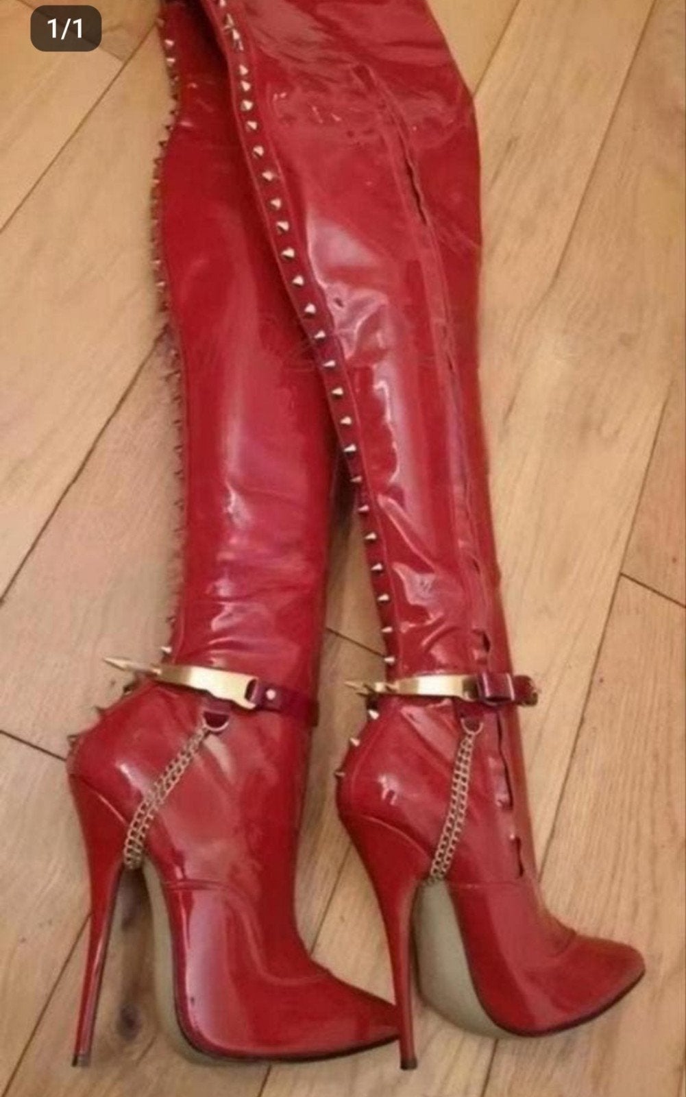 Mooie rode laarzen met details, tm 46

Maak een statement me, Verzenden, Nieuw, Rood, Hoge laarzen