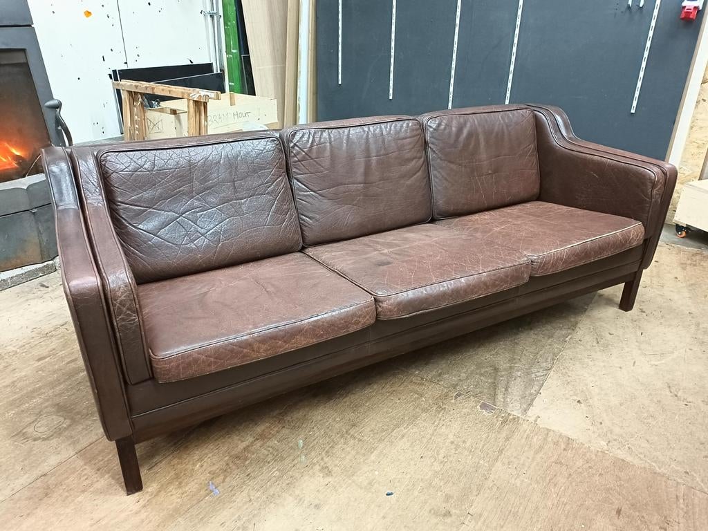 60's Mogens Hansen design donkerbruin leer sofa, Gebruikt, Driepersoons, Ophalen of Verzenden, Rechte bank