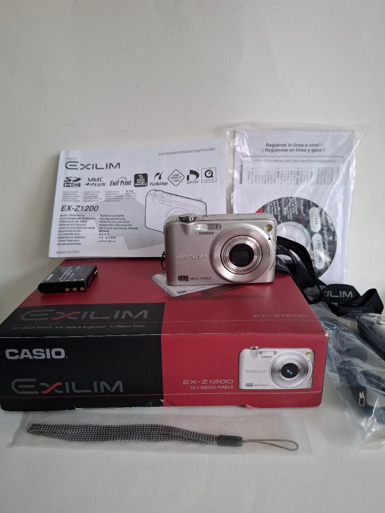 Casio Exilim EX-Z1200 digitale fotocamera, Ingebouwde flitser, Casio, Gebruikt, 12 megapixels