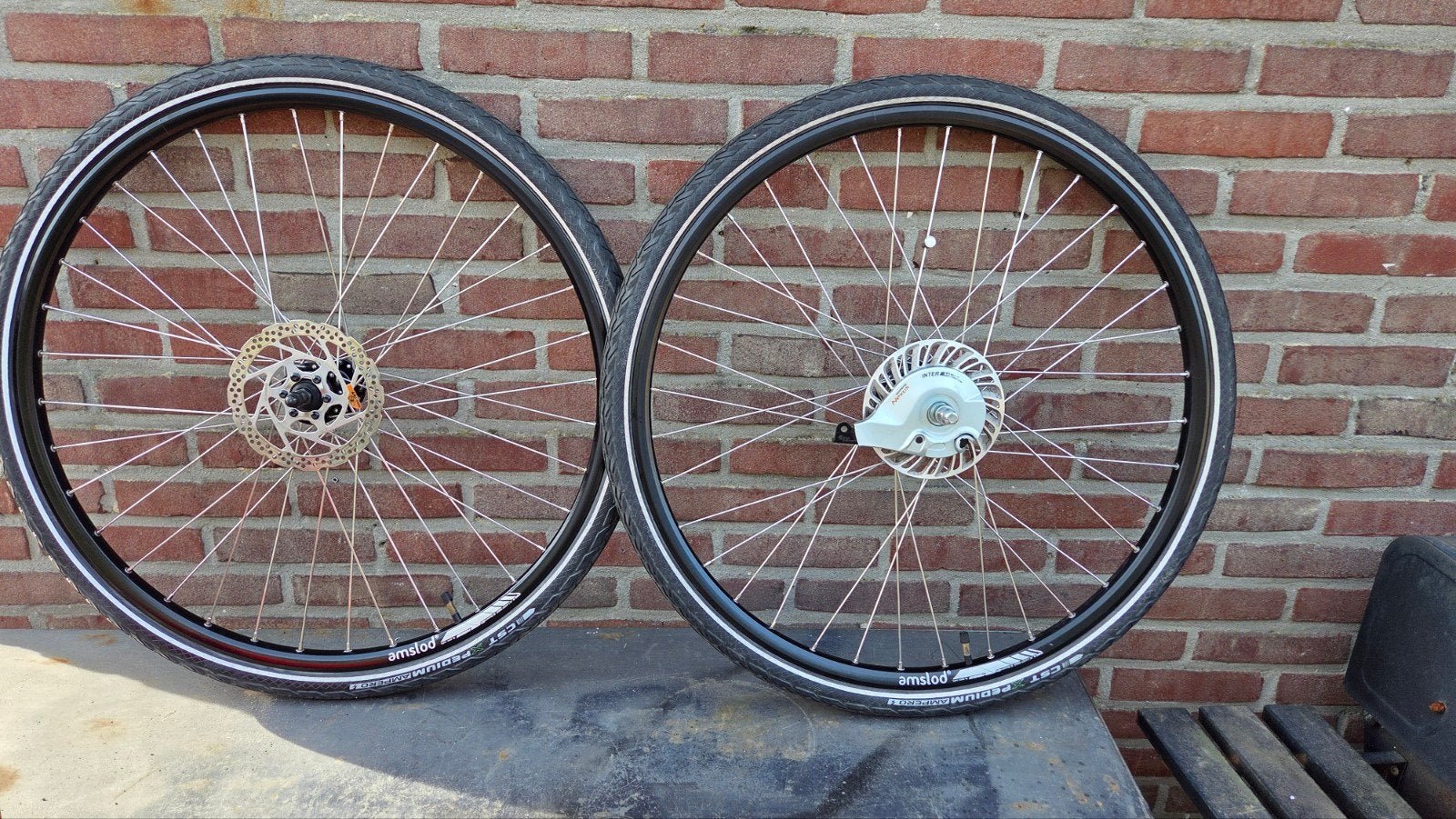 Voorwiel Amslod E-bike nieuwstaat!! achterwiel is verkocht., Elektrische fiets, Band, Ophalen of Verzenden, Zo goed als nieuw