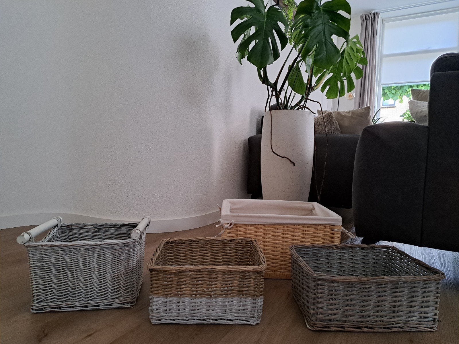 Set partij van 4 rieten rotan manden, Huis en Inrichting, Woonaccessoires | Schalen en Manden, Mand, Ophalen of Verzenden, Zo goed als nieuw