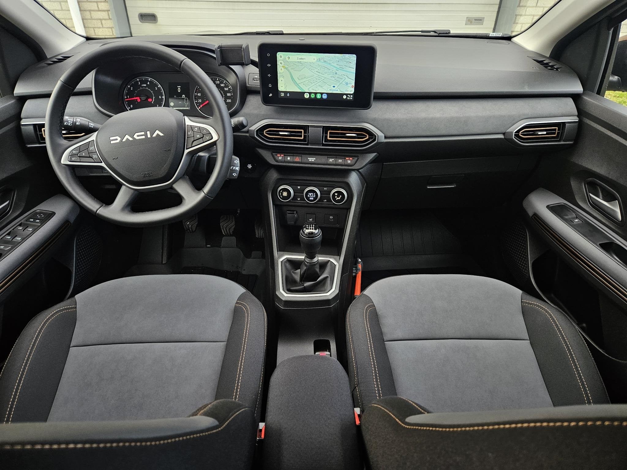 Dacia Sandero Stepway TCe 110 Extreme / Achteruitrijcamera /, Auto's, Voorwielaandrijving, Dealer onderhouden, Stof, Euro 6