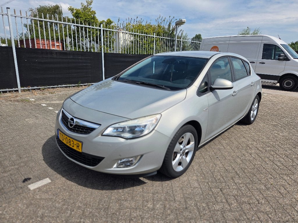 Opel Astra 1.7 Cdti 92KW 5D 2010 beige, Auto's, Euro 5, 4 cilinders, 1686 cc, Beige