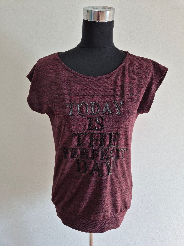 Top115 - Wijnrood Elvira shirt maat M (1), Kleding | Dames, Maat 38/40 (M), Ophalen of Verzenden, Zo goed als nieuw, Korte mouw