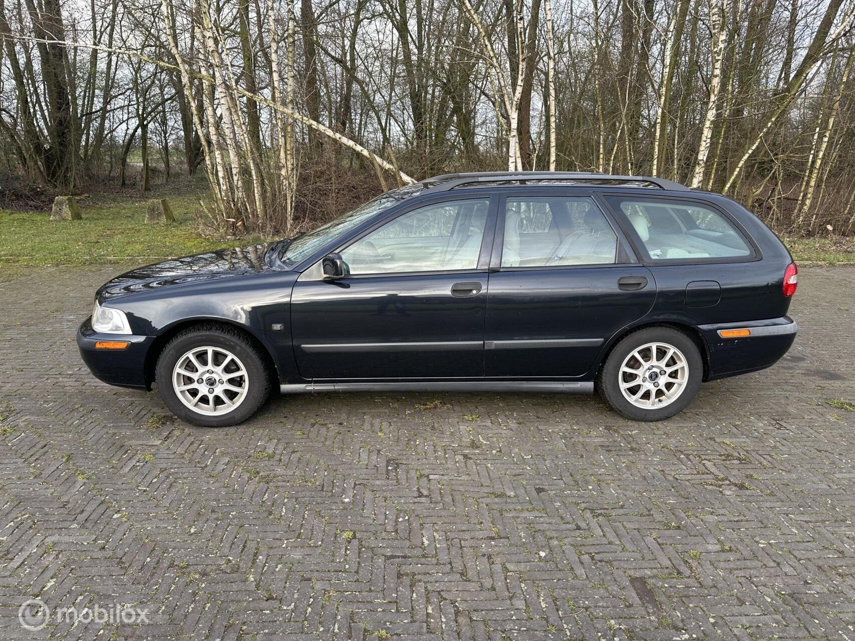 Volvo V40 1.8i Europa, Auto's, Voorwielaandrijving, 15 km/l, Gebruikt, 1295 kg