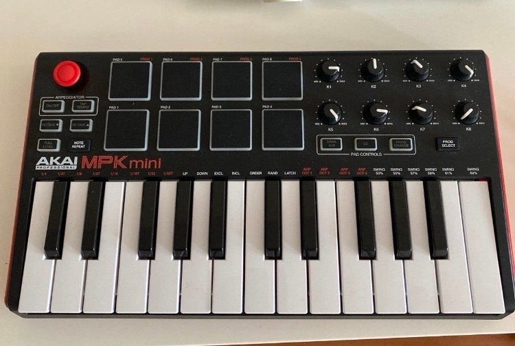 AKAI MPK mini MIDI-keyboard - Zo goed als nieuw, Overige merken, Zo goed als nieuw, Met midi-aansluiting, Overige aantallen