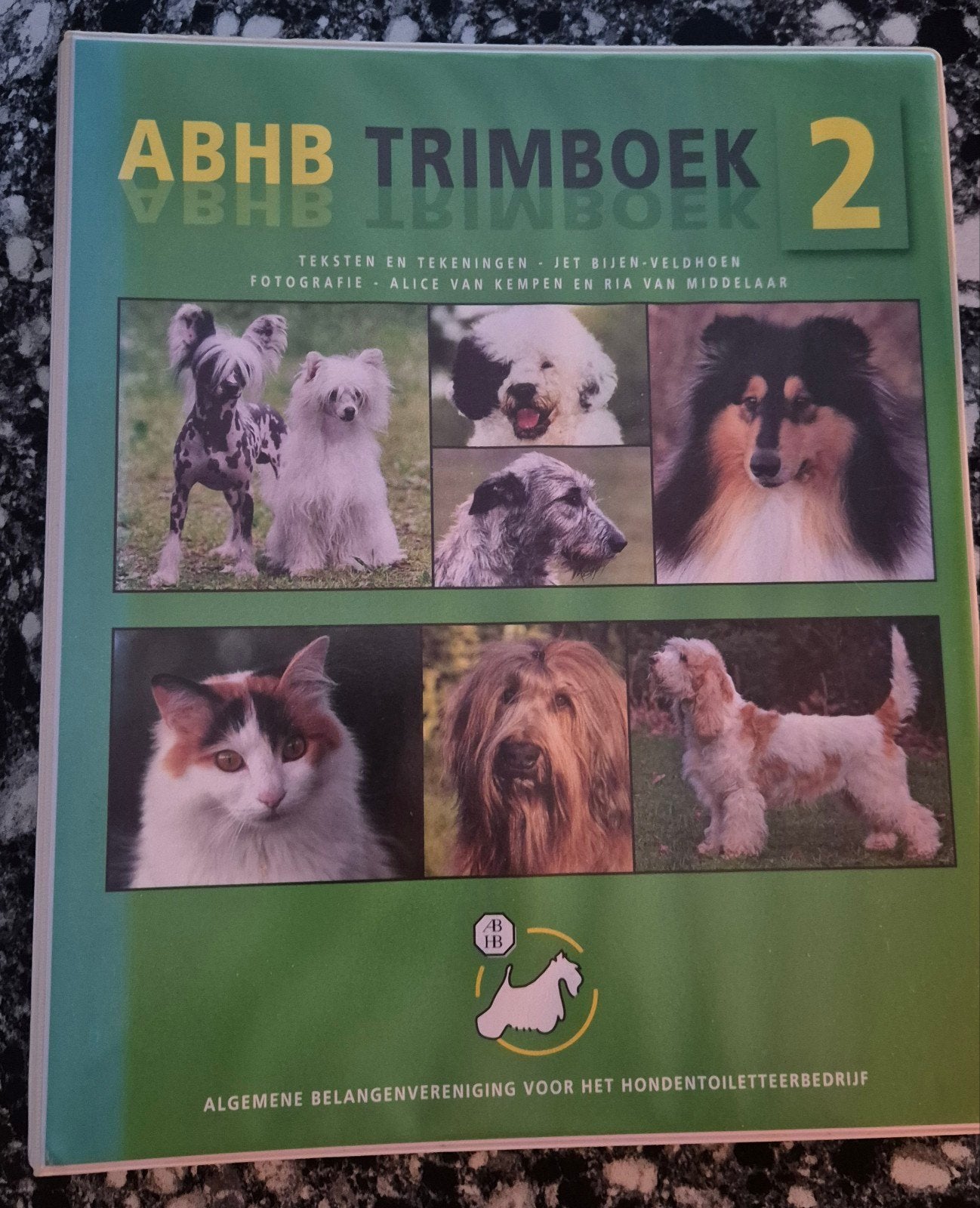 ABHB Trimboek 2 - Hondenverzorging, Ophalen of Verzenden, Gelezen, Honden, Jet Bijen-Veldhoen, Alice van Kempen, Ria van Middelaar