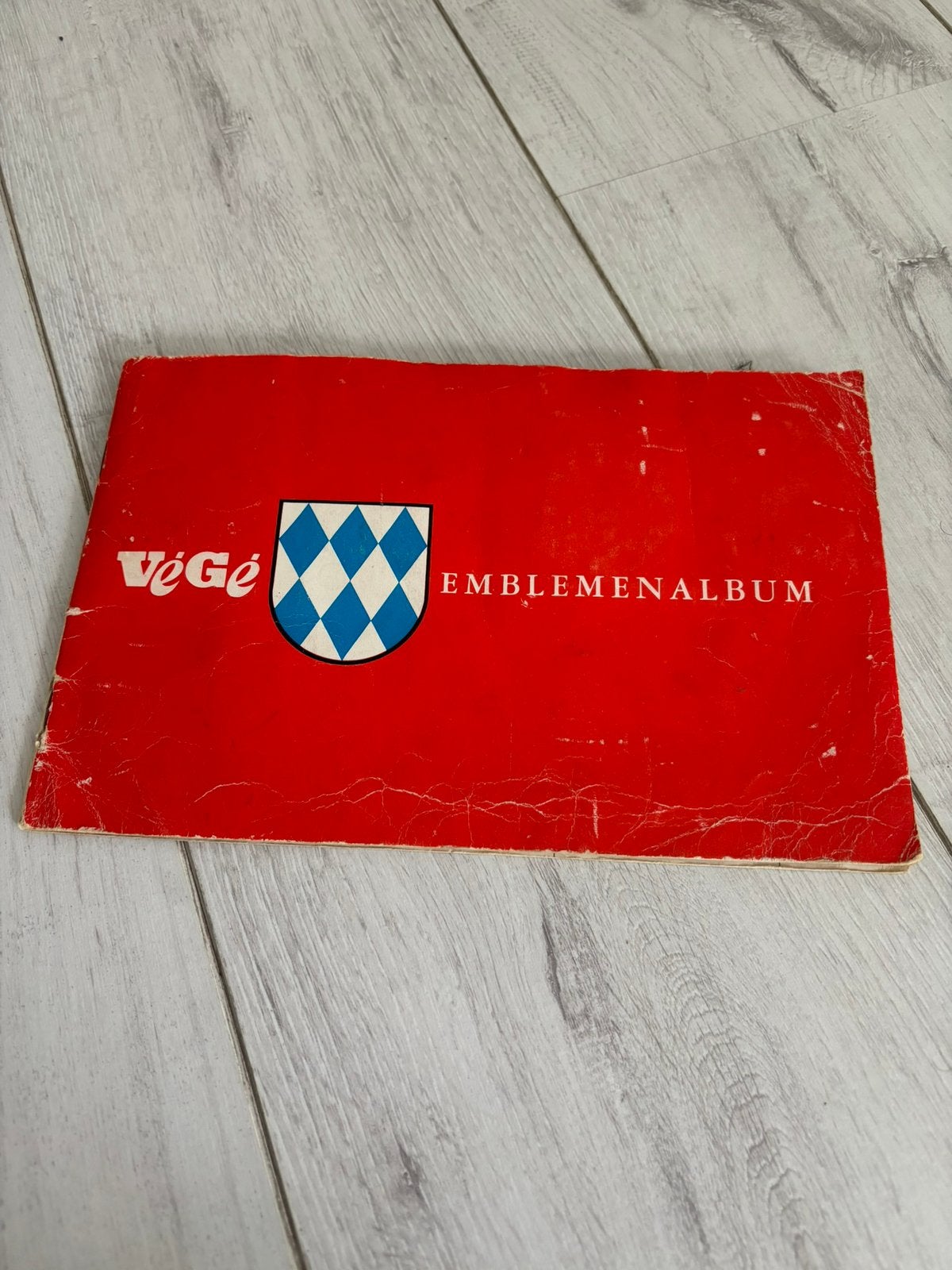 VéGé emblemenalbum 1960, Ophalen of Verzenden, Gebruikt, Overige typen