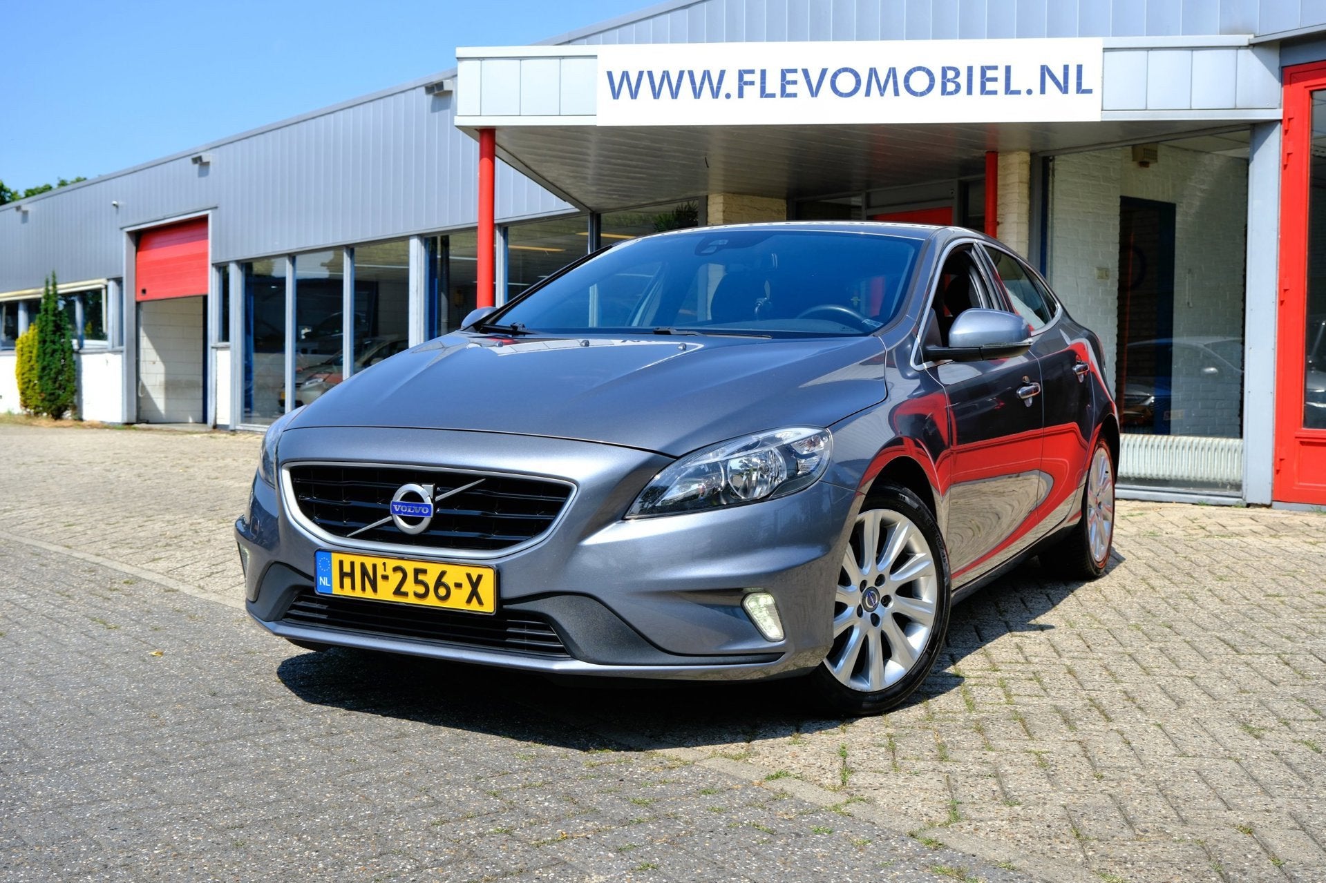 Volvo V40 2.0 D2 R-Design Business Navi|Clima|LMV|PDC, Voorwielaandrijving, Gebruikt, Euro 6, 4 cilinders