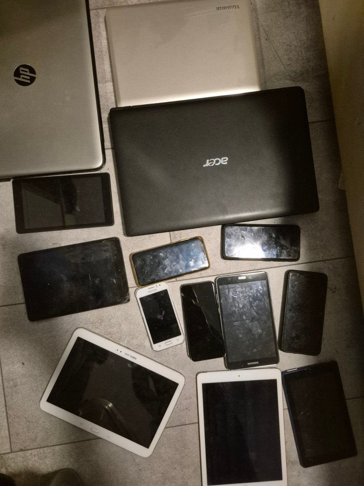 Partij laptops, tablets en smartphones (HP, Acer, Samsung), Gebruikt, Onbekend, HDD, HP, Acer, Samsung, Toshiba