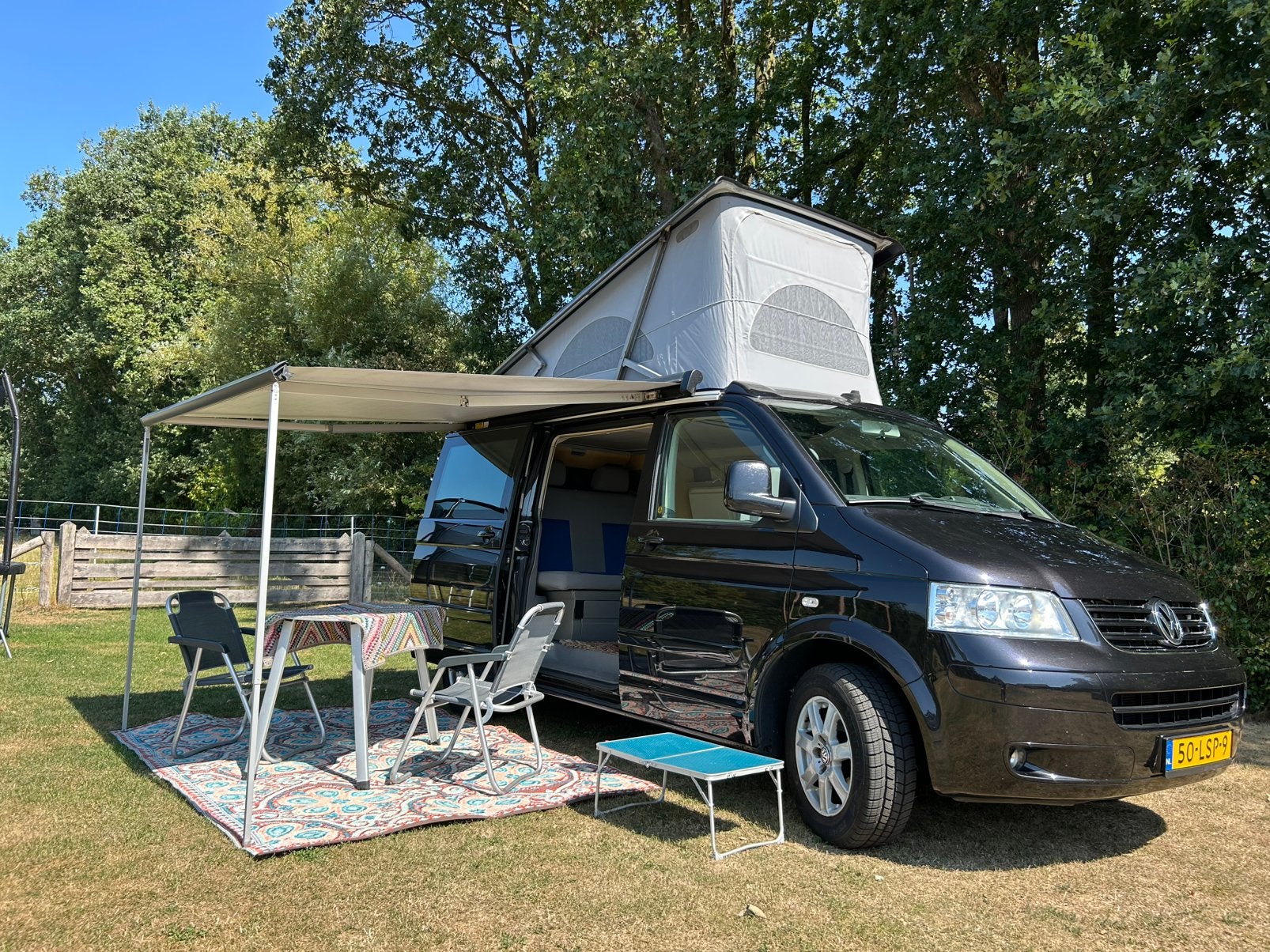 Frisse VW California, helemaal compleet, Bj 2005, Caravans en Kamperen, Campers, Volkswagen, Particulier, Koelkast, 4 tot 5 meter
