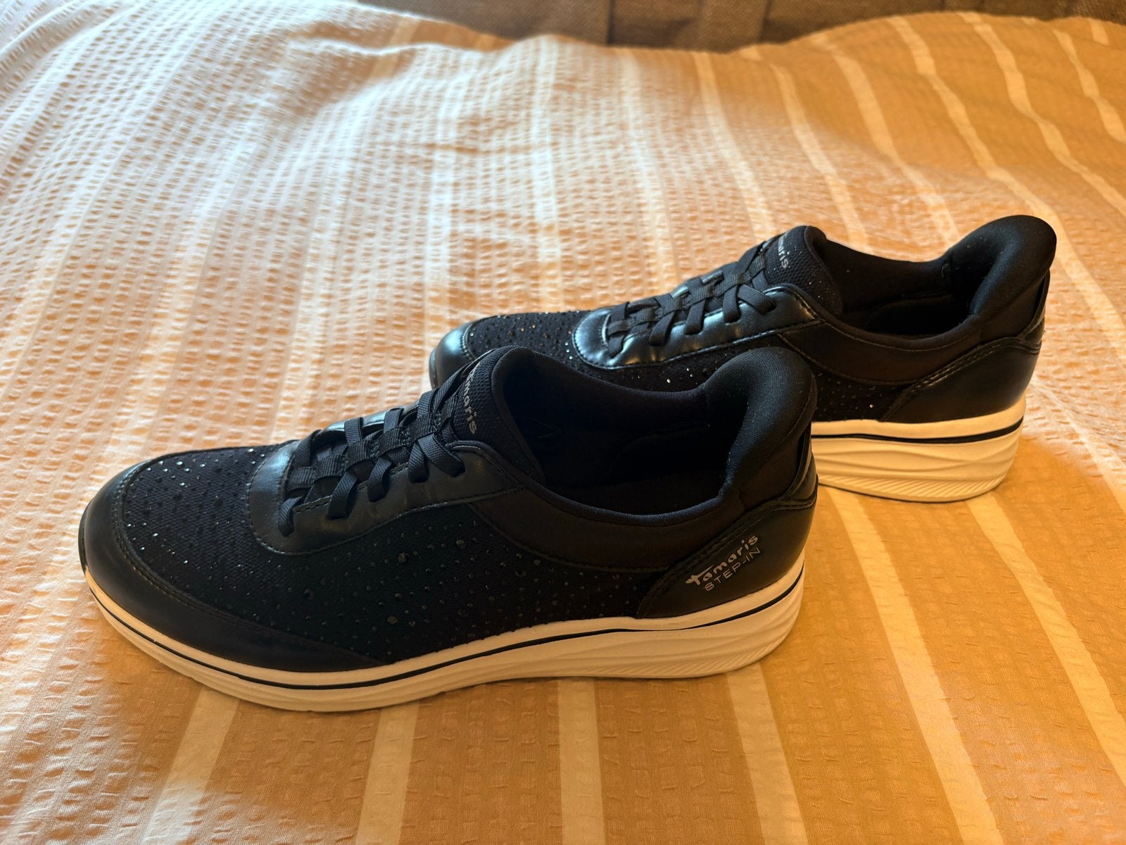 Tamaris zwarte sneakers maat 42, Ophalen of Verzenden, Zo goed als nieuw, Zwart, Sneakers of Gympen