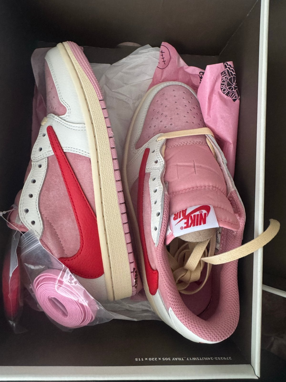 Nike Air Jordan 1 Low Travis Scott x Fragment Roze, Kleding | Dames, Schoenen, Ophalen of Verzenden, Nieuw, Roze, Sneakers of Gympen