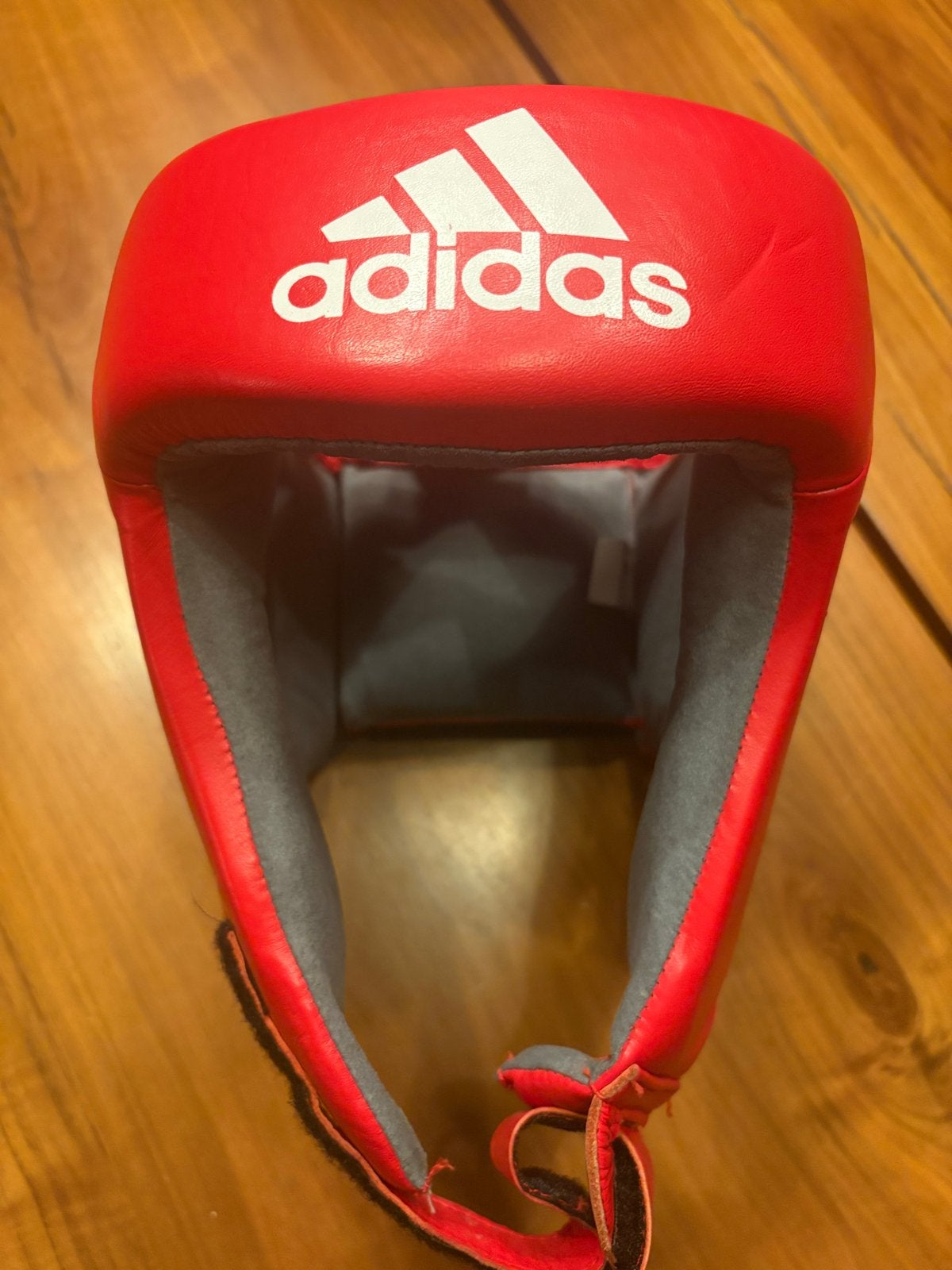 Adidas AIBA goedgekeurde bokshelm - Rood, Sport en Fitness, Ophalen, Overige, Vechtsportbescherming, Maat L
